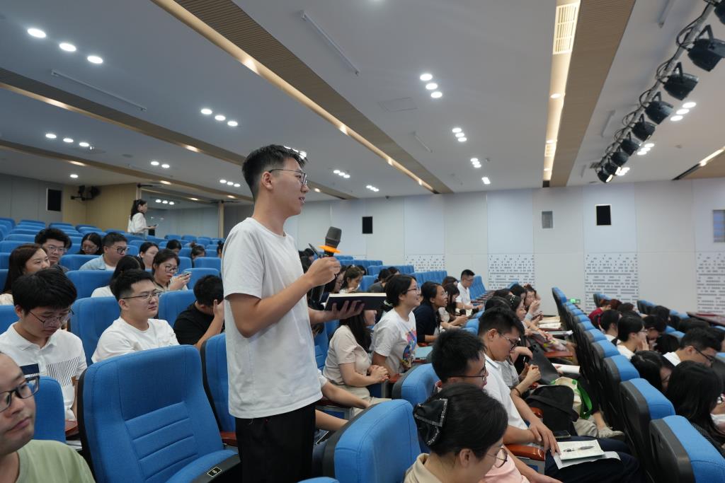 青年教师研习营开营仪式暨第一期创“星”德育大讲堂