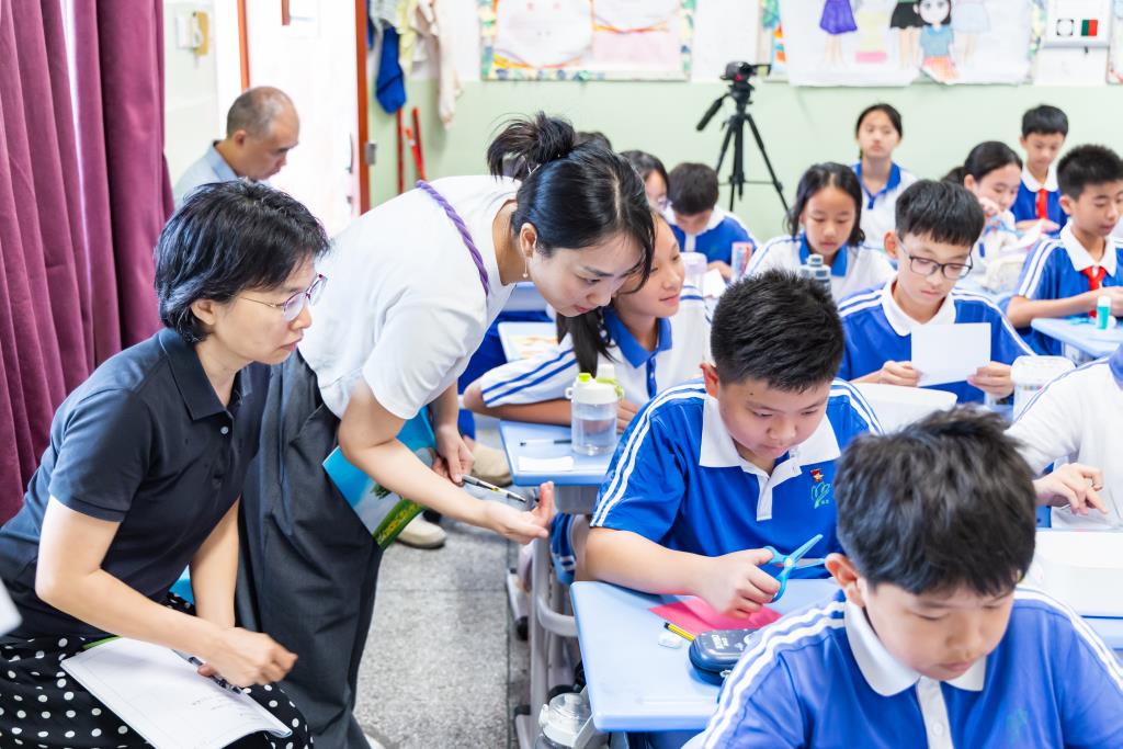 共研新教材，携手促成长——罗湖区“百人听千课”行动走进翠茵学