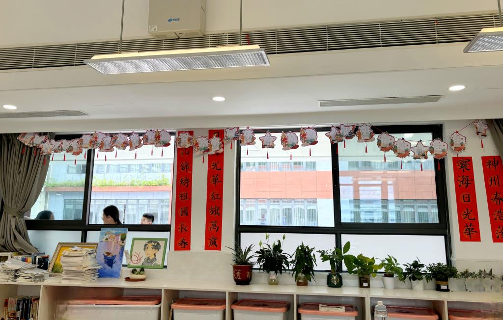 布心中学举办“最美教室”评比活动