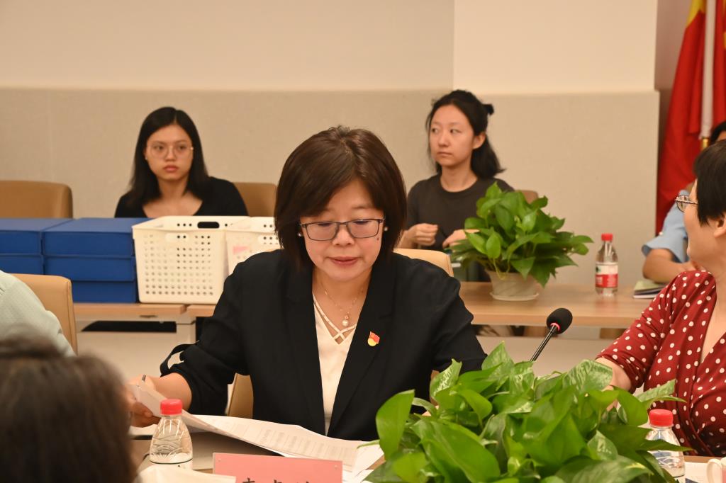 罗湖区“百人听千课”专家团到桂园