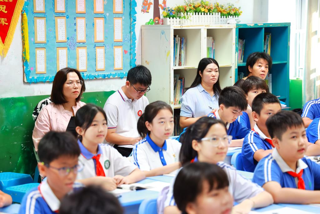 共研新教材，携手促成长 ——深圳市翠茵学校与文昌小学校际交流