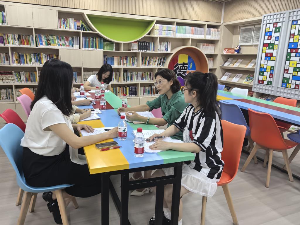 红岭小学·慧心课程│百人听千课，慧眼更慧心