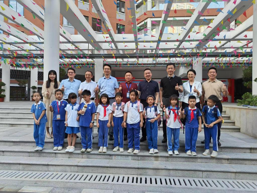 罗湖区第一责任区督学到松泉开展校园环境建设专项督导