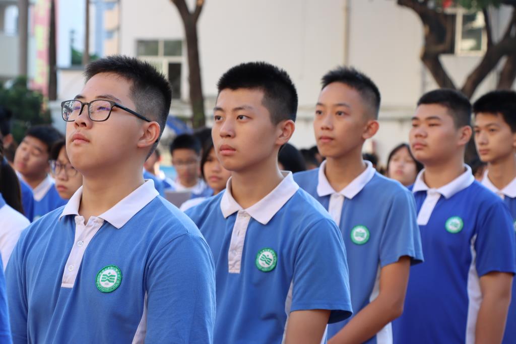 翠园文锦中学开展“阅读推广”暨“童书乐捐”活动