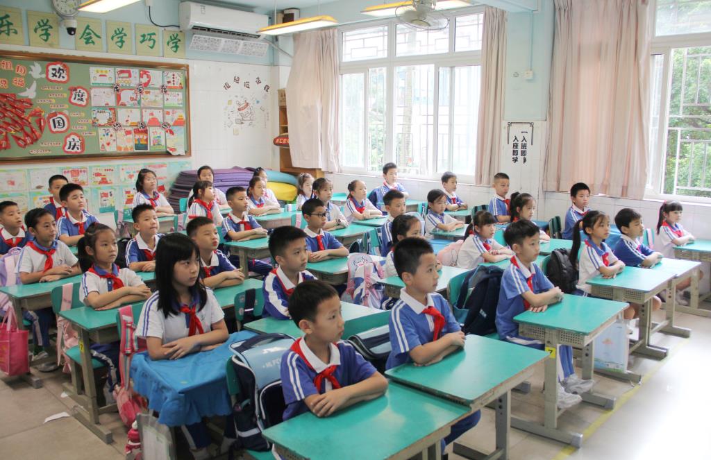 强国梦想，永志不忘 ——南湖小学开展校长课堂第八讲
