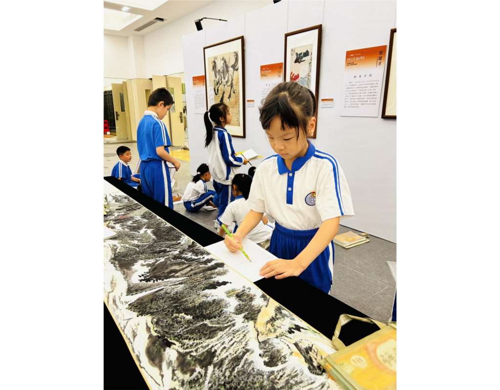 松泉开展“壮丽江山&12539;时代画卷”每周半天实践课程