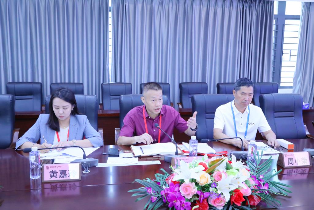 罗湖区第二责任区督学靳皓、周小荣、黄嘉玲莅临校园开展检查工作