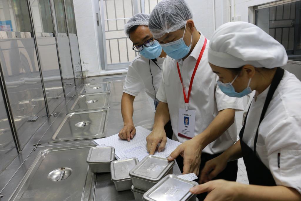罗湖区教育督导室第四责任区督学莅临深圳市笋岗小学开展专项督导