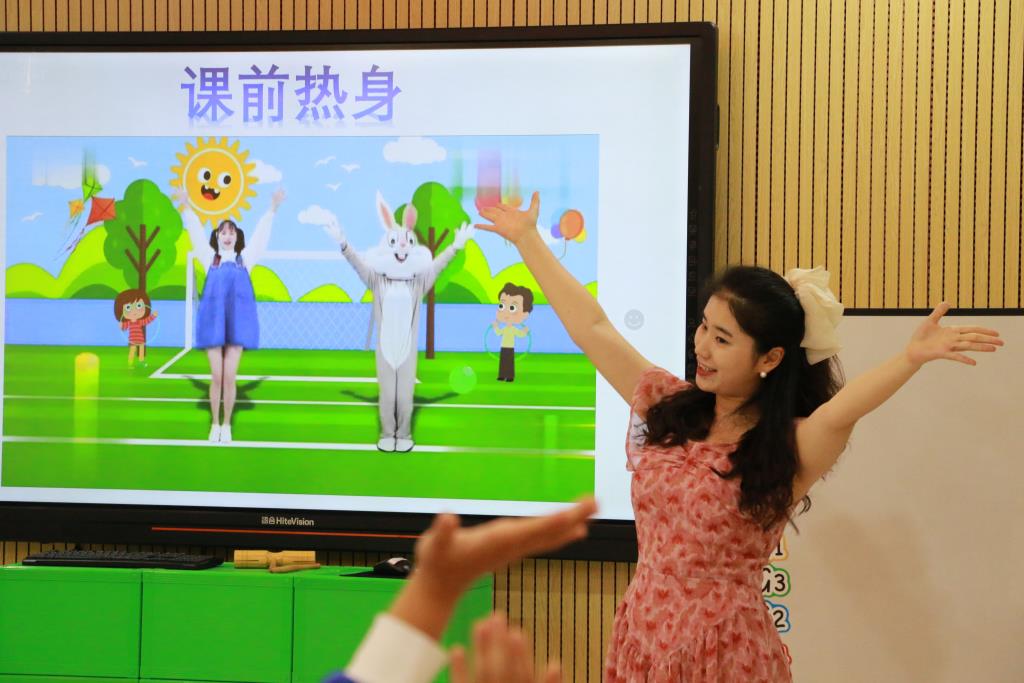 罗湖区教科院专家团队走进深圳市笋岗小学开展“百人听千课”活动