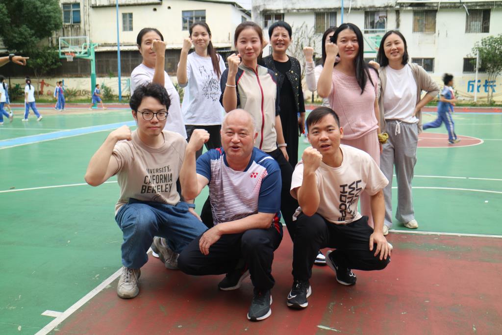 深圳市向西小学举行教师赋能减压团辅活动