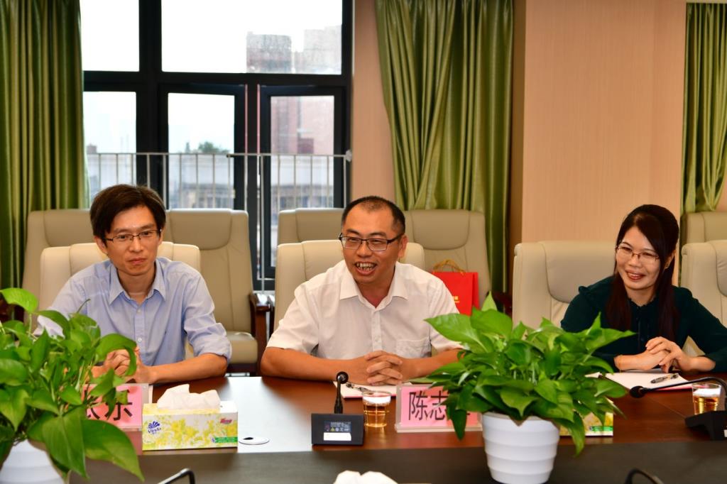 深圳市松泉实验学校迎来怀集跟岗锻炼教师团队一行学习交流