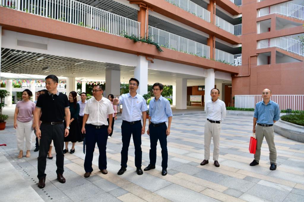 深圳市松泉实验学校迎来怀集跟岗锻炼教师团队一行学习交流