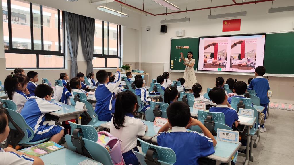 “百人听千课”专家团队走进深圳市水库小学