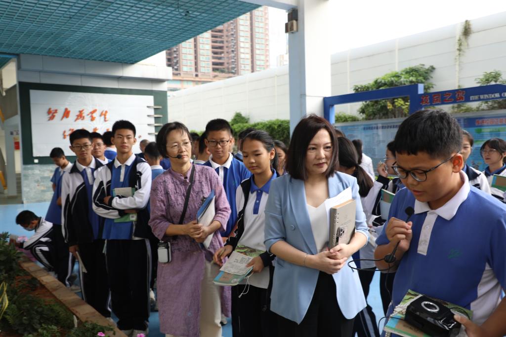 罗湖区教科院“百人听千课”活动走进滨河实验中学