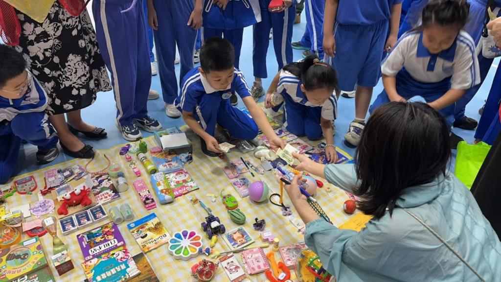 罗湖外语小学数学节跳蚤集市活动
