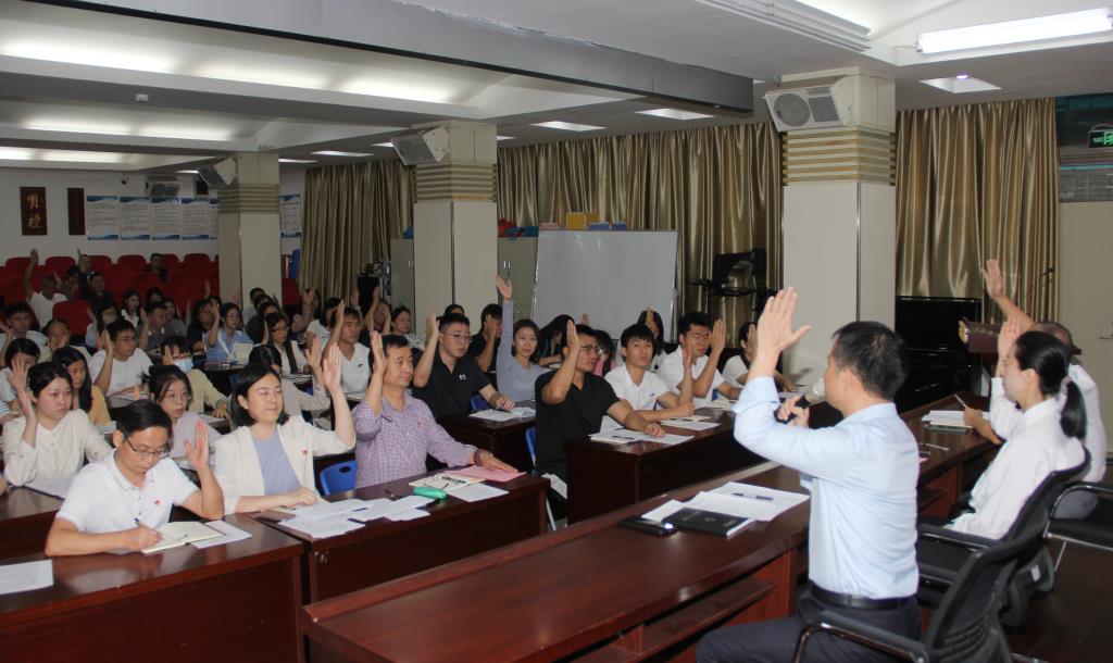 深圳市南湖小学召开第十四届工会会员代表大会暨换届选举