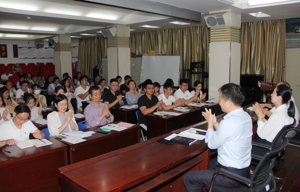 深圳市南湖小学召开第十四届工会会员代表大会暨换届选举