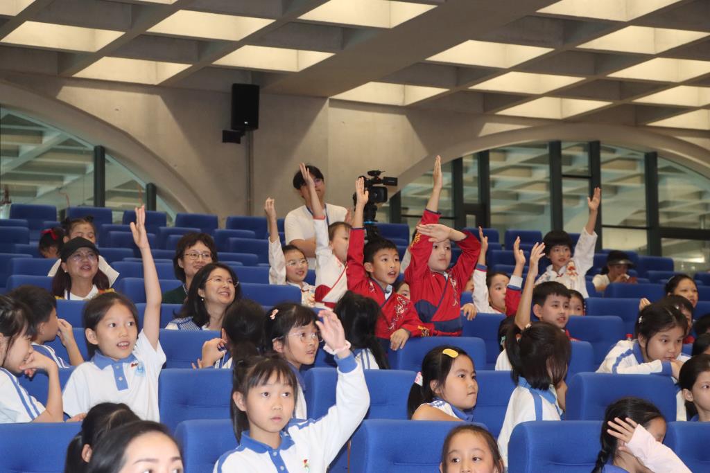 深圳市罗湖外语小学成功举办第四届中英文阅读文化节开幕式暨《国