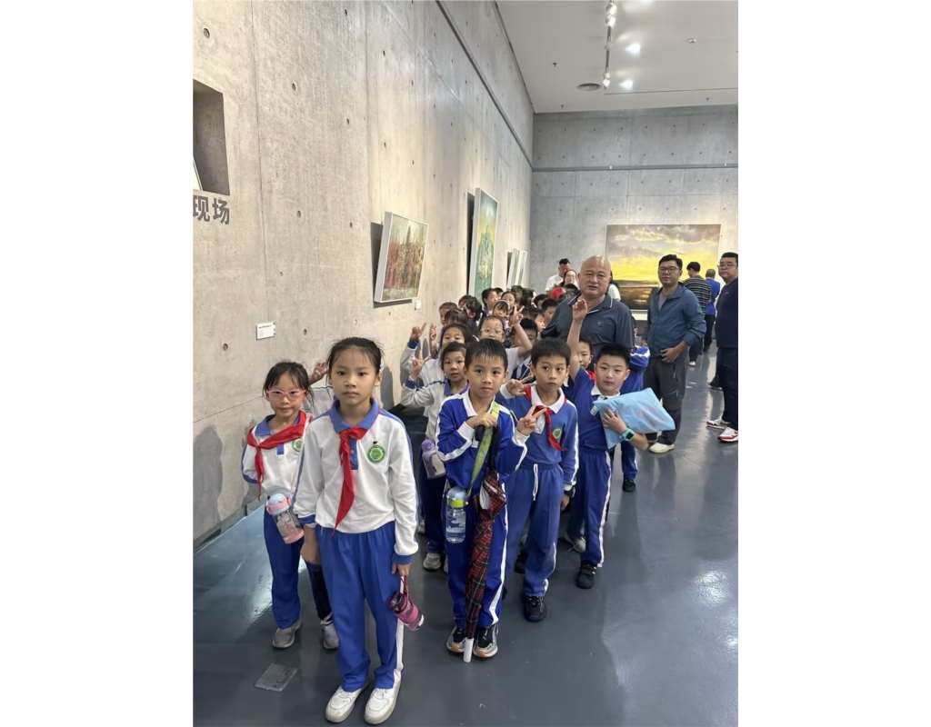 向西学子参观“陈向兵风景书写”艺术展