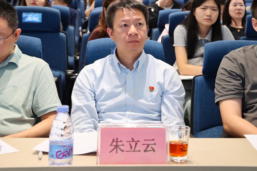 同课同构展风采，专家引领促成长