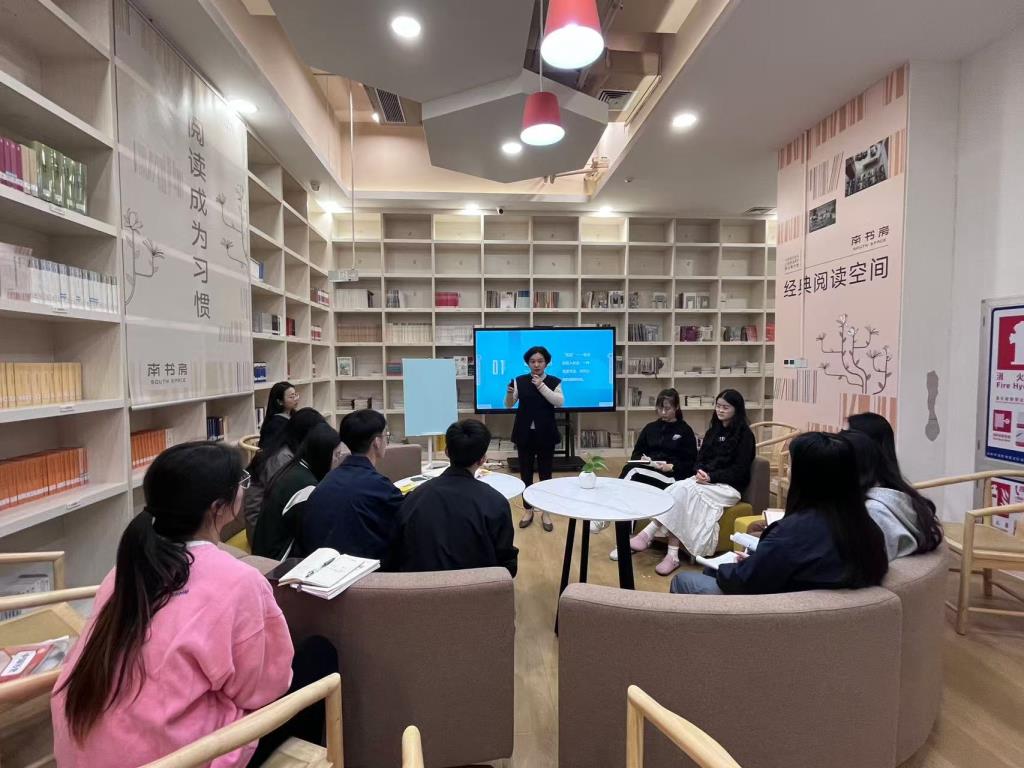 布心中学晏清校长领读《孩子的品格》
