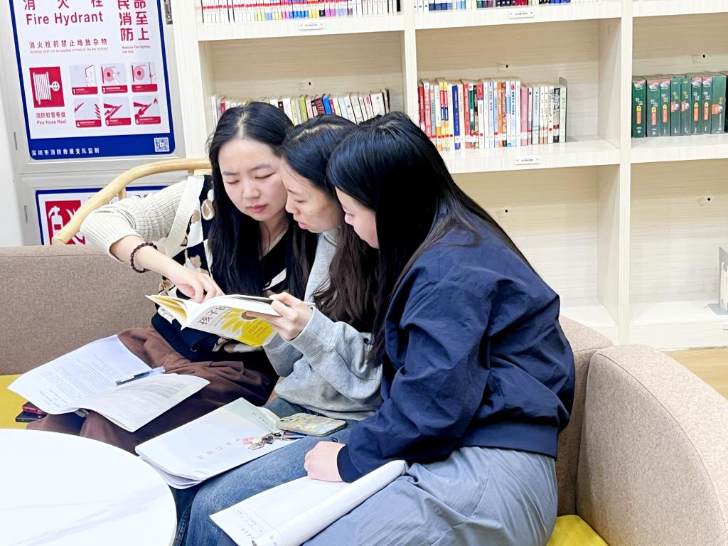 布心中学晏清校长领读《孩子的品格》
