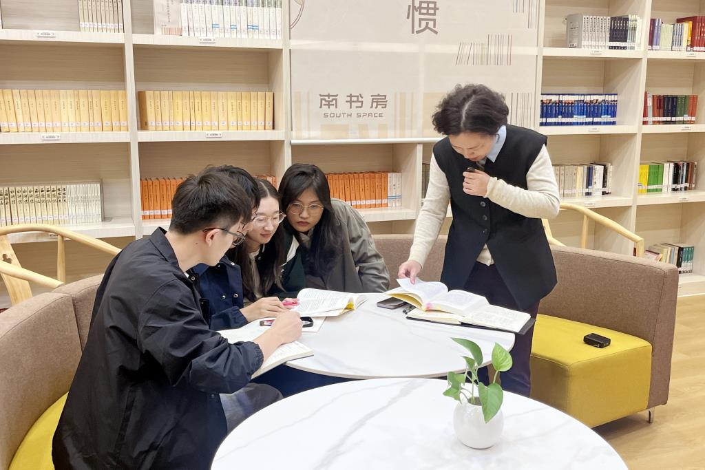 布心中学晏清校长领读《孩子的品格》