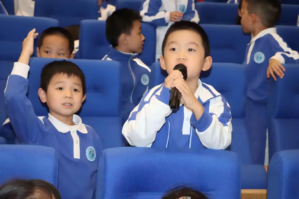 罗湖外语小学第四届中英文阅读节系列活动之“家门外的自然课”专