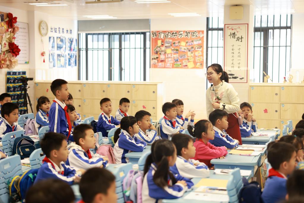 邓顺风老师生动的课堂