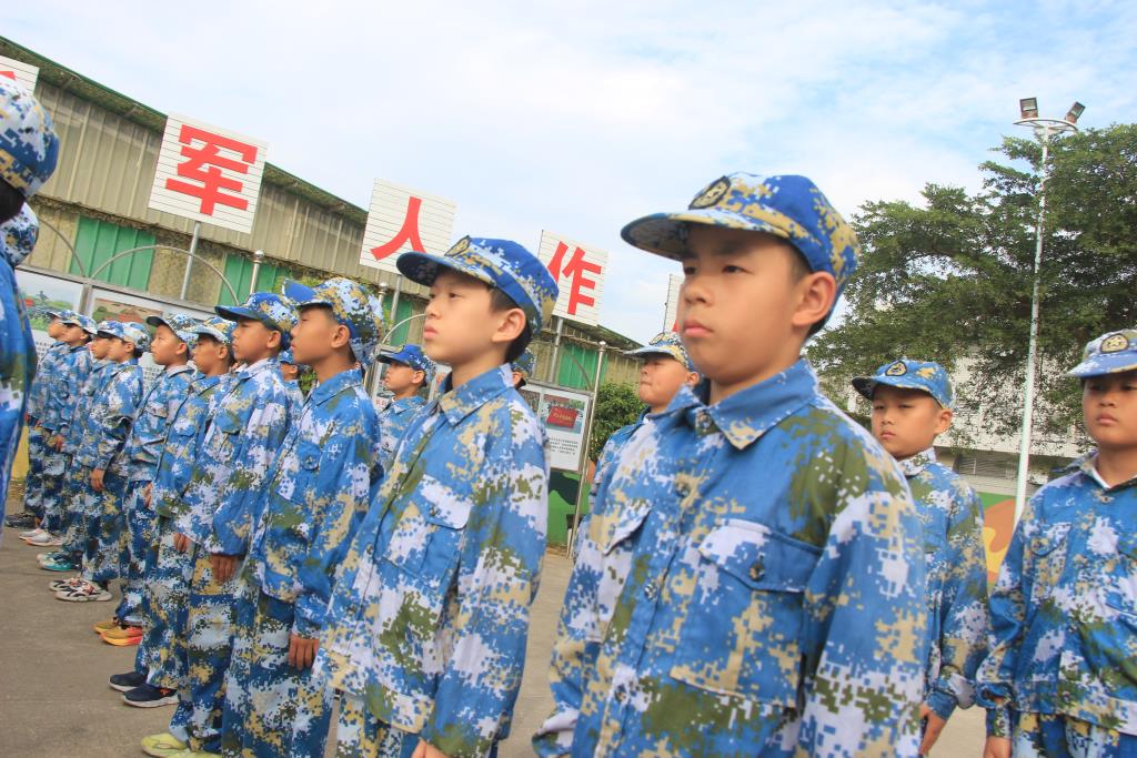 深圳市莲南教育集团安芳小学开展秋季社会实践活动