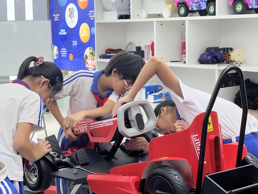洪湖小学“读行课堂”走进少科城