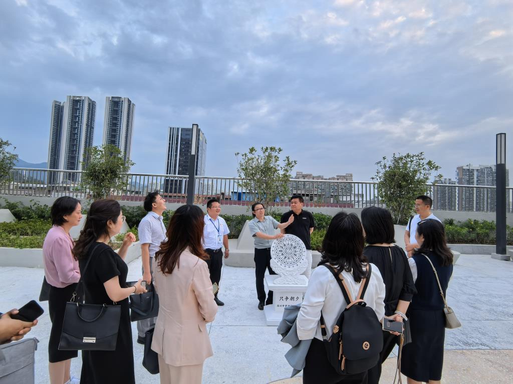 深圳市文艺评论家协会副主席许石林莅临学校调研指导工作