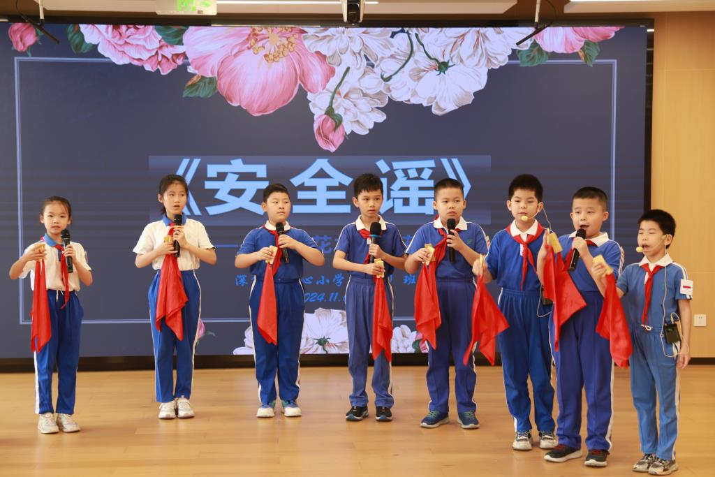 三（6）中队的同学们为大家带来了一首《安全谣》
