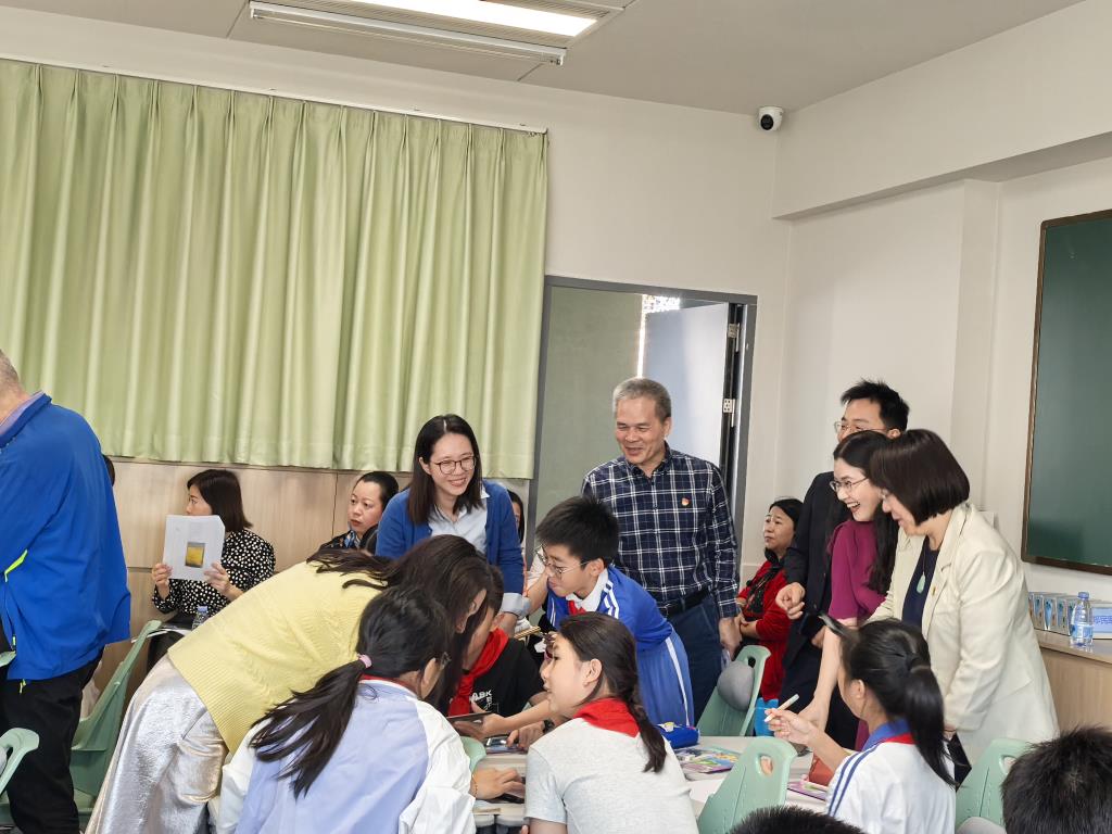 课堂小组讨论实况