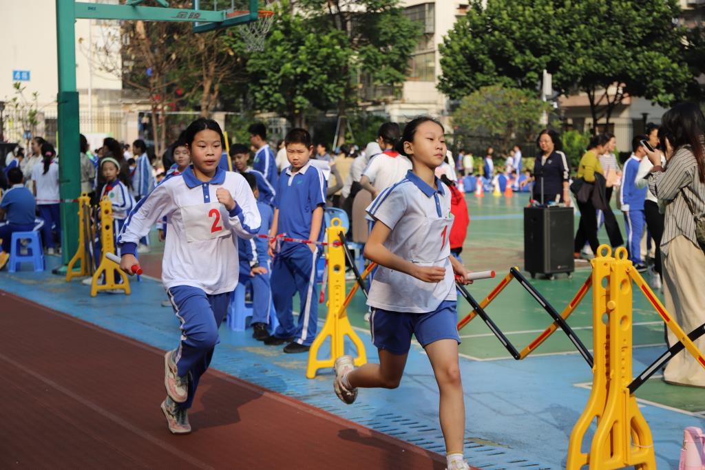 向西小学举行第二十三届体育节暨第三十六届田径运动会