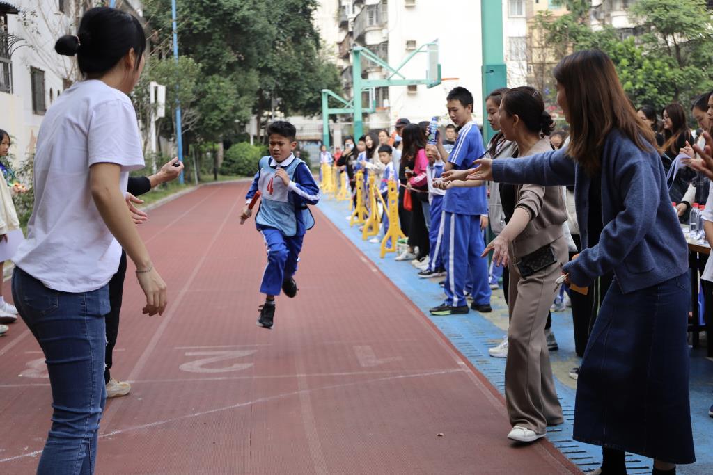 向西小学举行第二十三届体育节暨第三十六届田径运动会