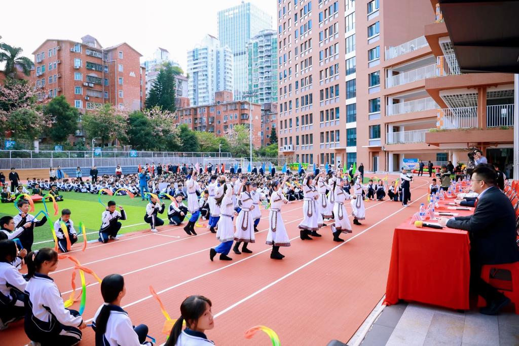 深圳市松泉实验学校隆重举行第二十三届体育文化节开幕式