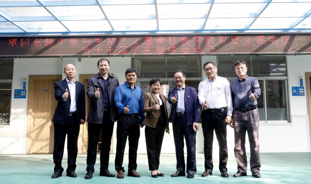 翠园东晓中学领导与文德学校领导全影