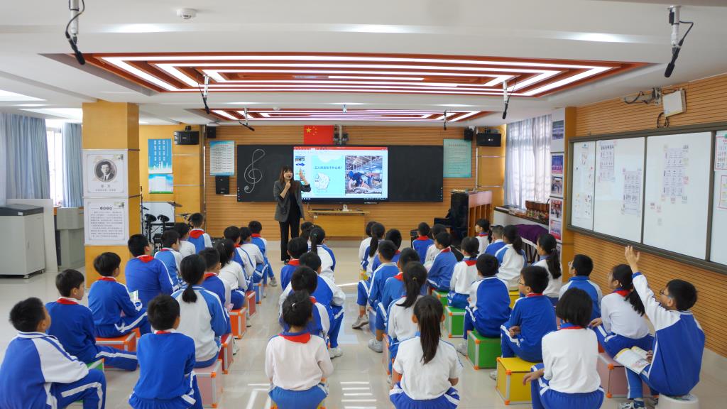 深圳市南湖小学引领三校结对音乐教育教研活动