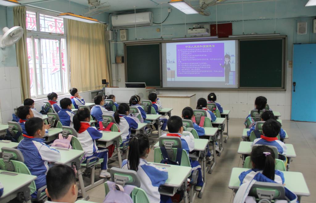 南湖小学开展校长课堂第十六讲