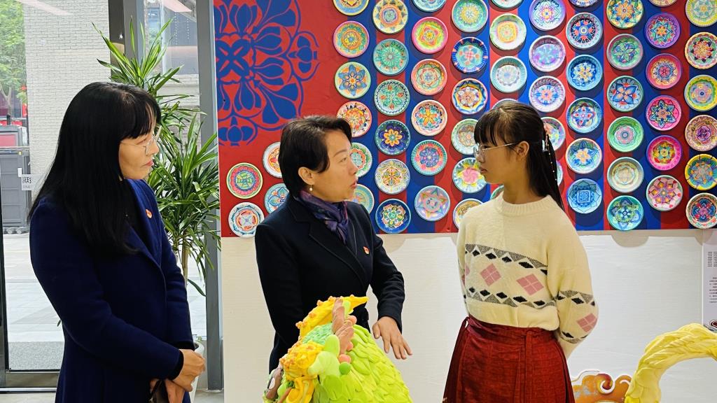 罗湖区教科院实验教育集团中小贯通美育浸润学生主题创作展开幕