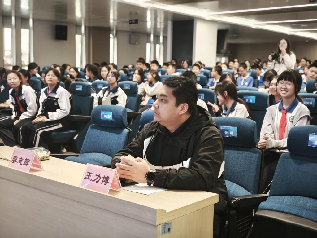 深圳市翠园文锦中学举行“深圳市戏曲进校园”活动