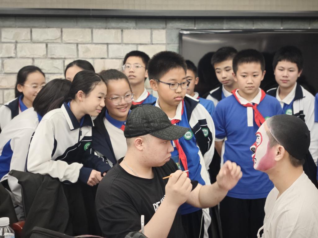 深圳市翠园文锦中学举行“深圳市戏曲进校园”活动