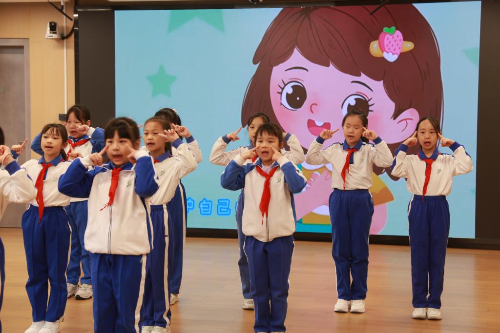 歌舞表演《光明的未来》