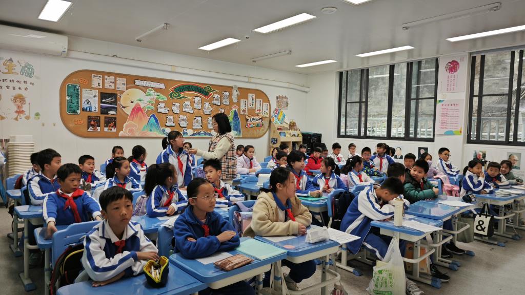 翠北实验小学第16周心理主题班会