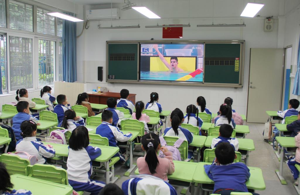 泳坛双子星的成长与荣耀 ——南湖小学开展校长课堂第十七讲