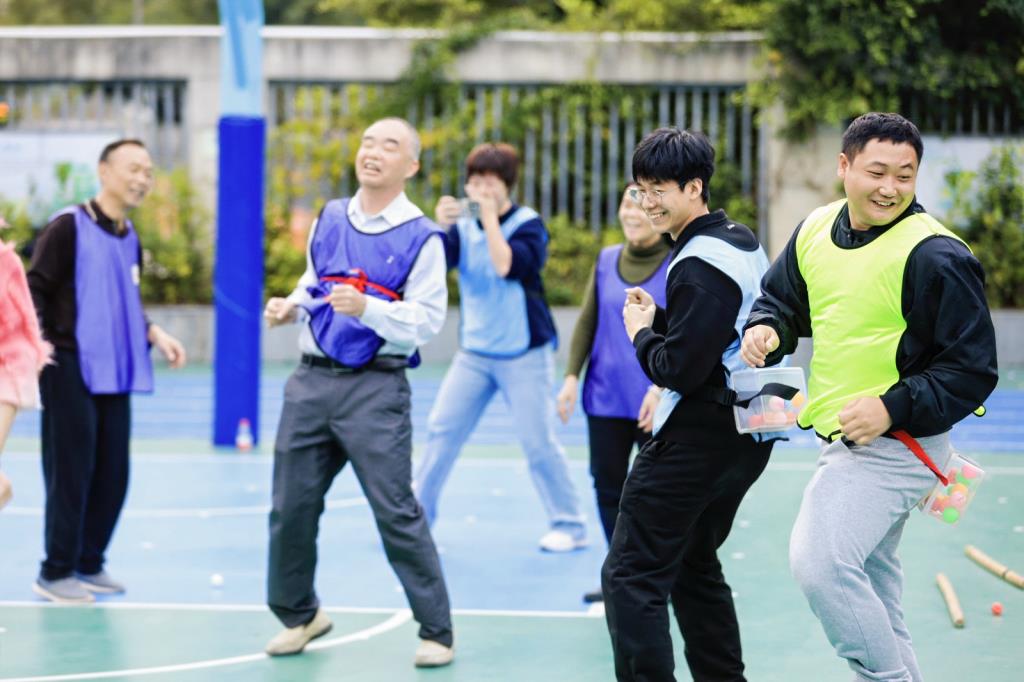 翠茵学校教职工运动会精彩纷呈，团队协作展现教育新风貌