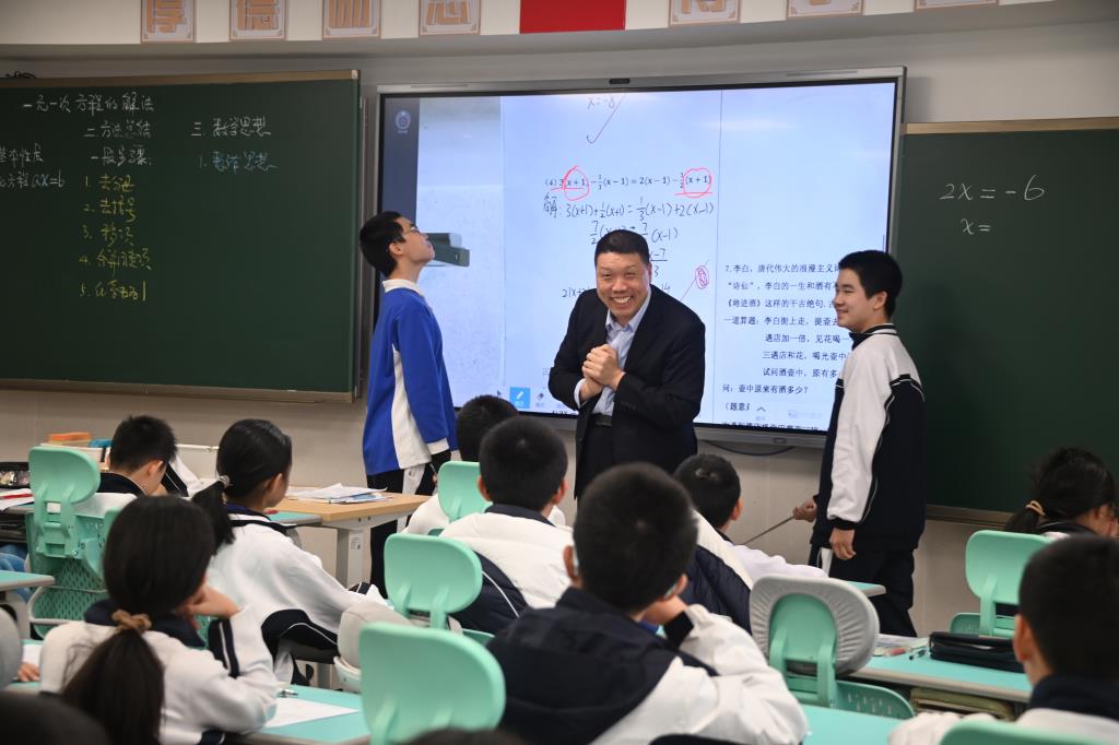 全国名师公开课，引领桂园中学新质课堂新风尚