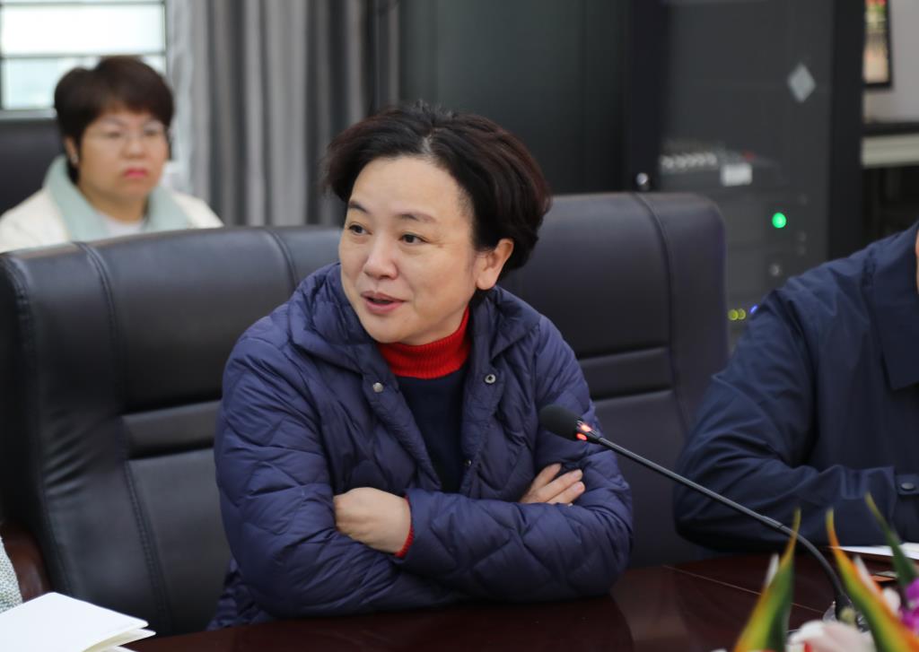 晏清校长高度评价校家委组织的社会实践活动