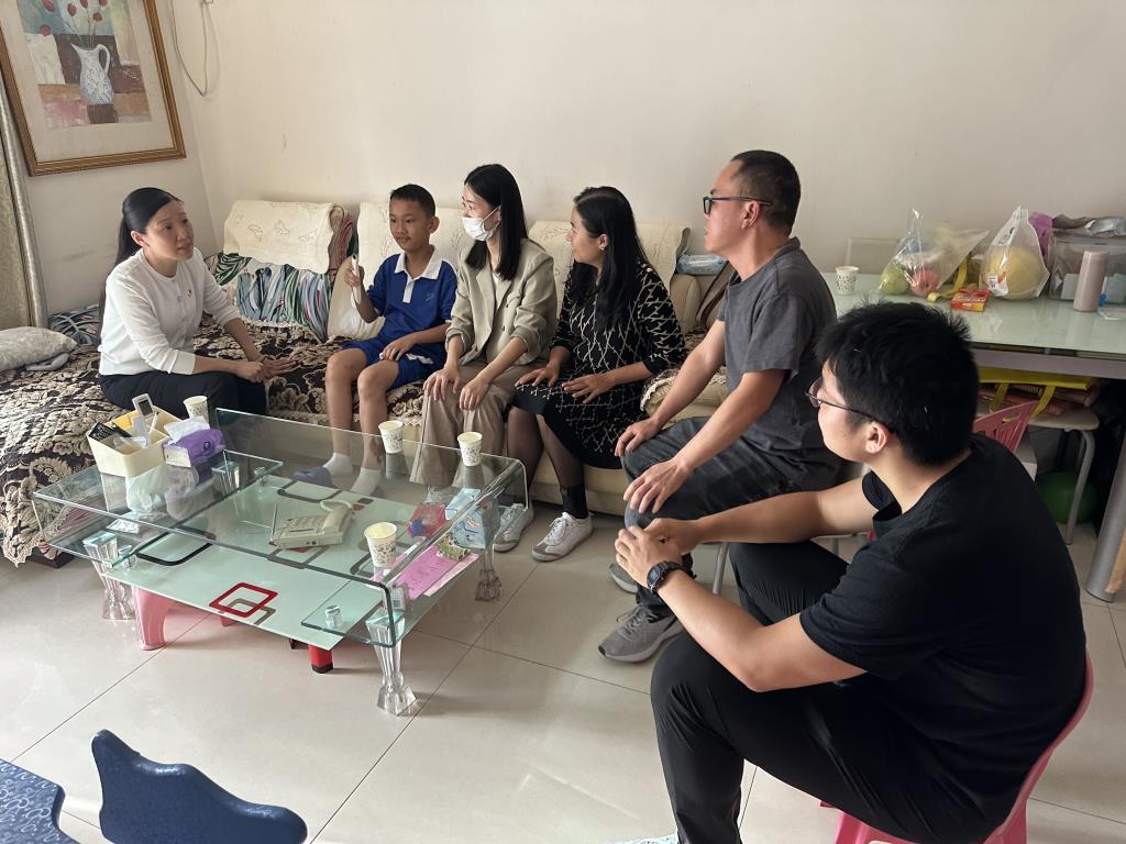 深圳市南湖小学开展党员教师家访活动